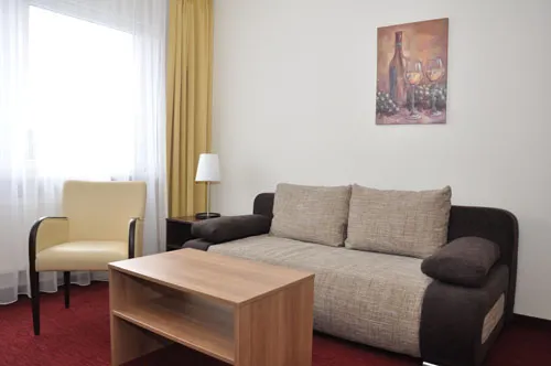 Apartment Room – Photo 2/2